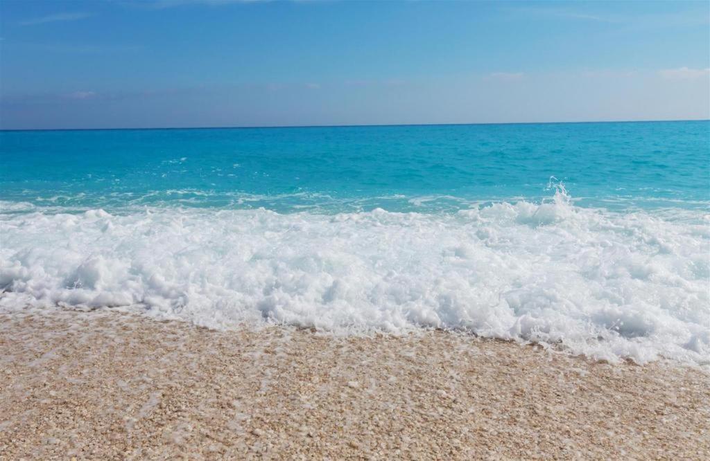 Uni Beach Hotel Pangandaran Kültér fotó