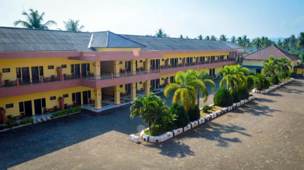 Uni Beach Hotel Pangandaran Kültér fotó